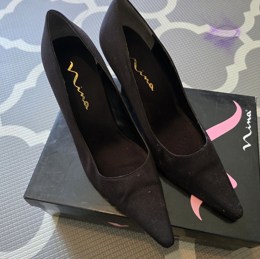 Nina Classic Black Pointed Heels 8